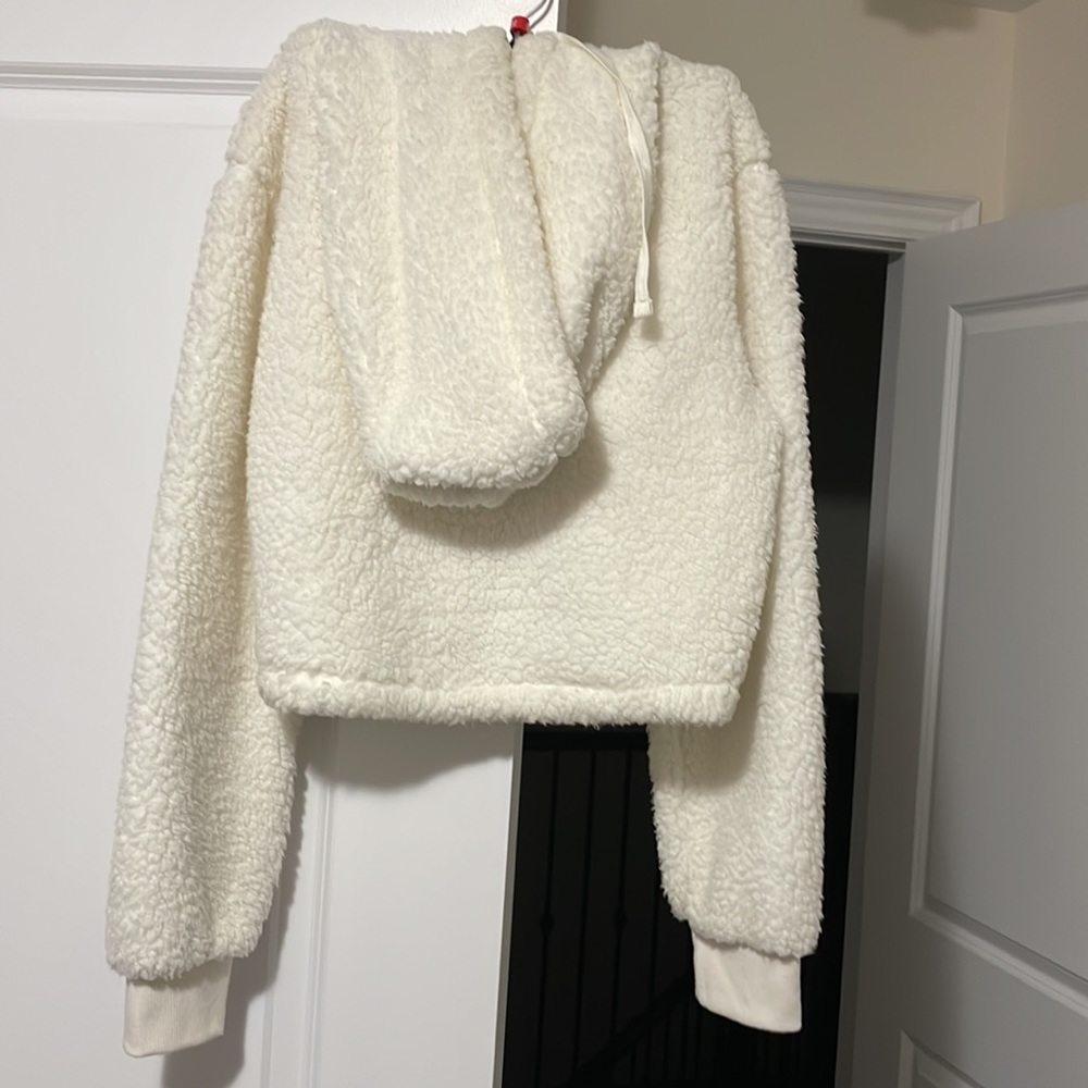 Colsie Women’s Cozy Cropped Pullover Hoodie